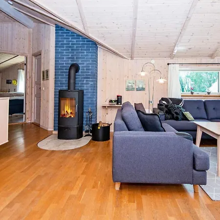 4 Star Holiday In * Hemmet