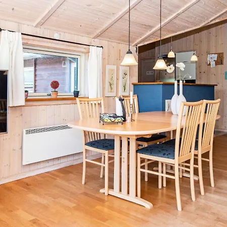 4 Star Holiday In * Hemmet